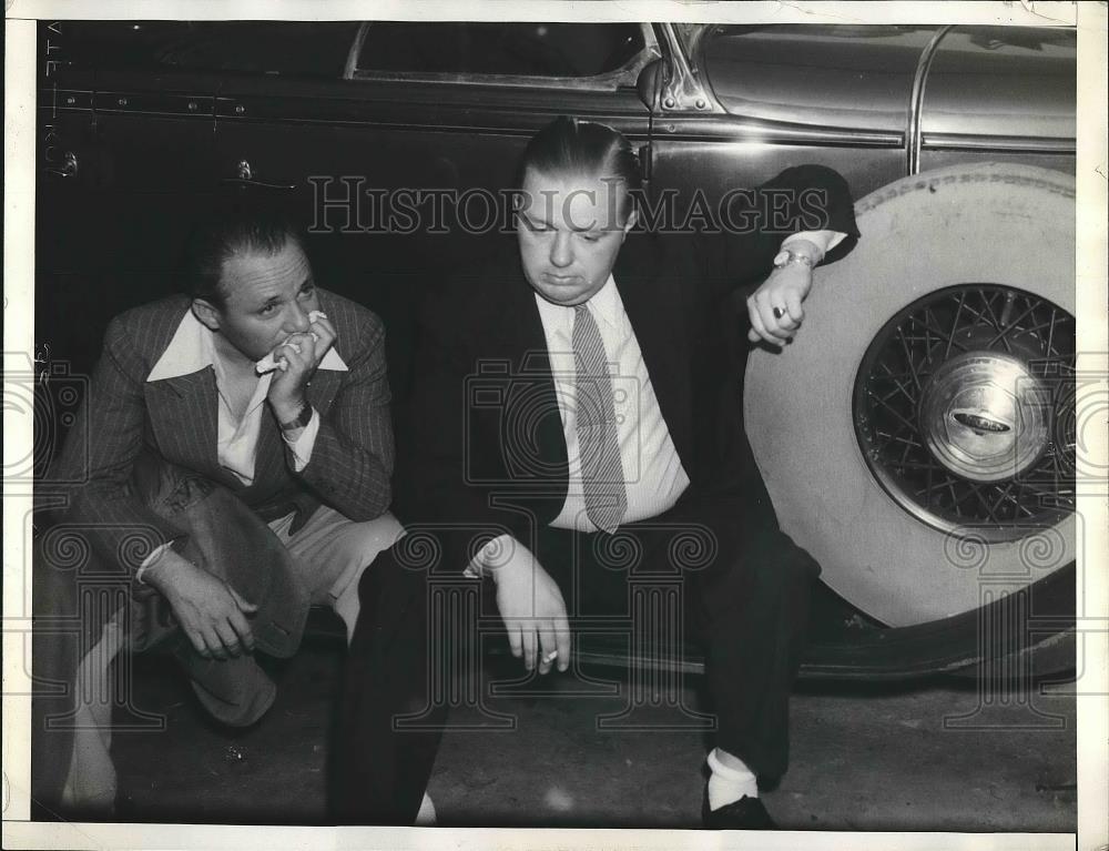 1935 Press Photo West &amp; Schafer Sit at Thelma West Death Site - Historic Images