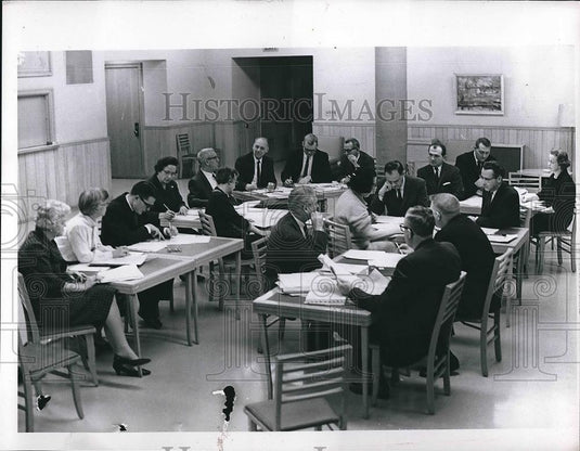 1964 Press Photo Shaker Heights School Administer Conference - nea81886 - Historic Images