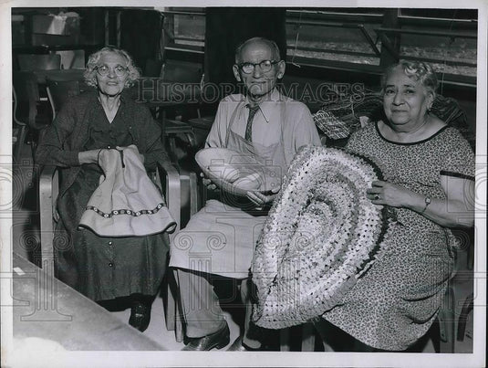 1953 Press Photo People doing crafts at old folks home - nea95085 - Historic Images