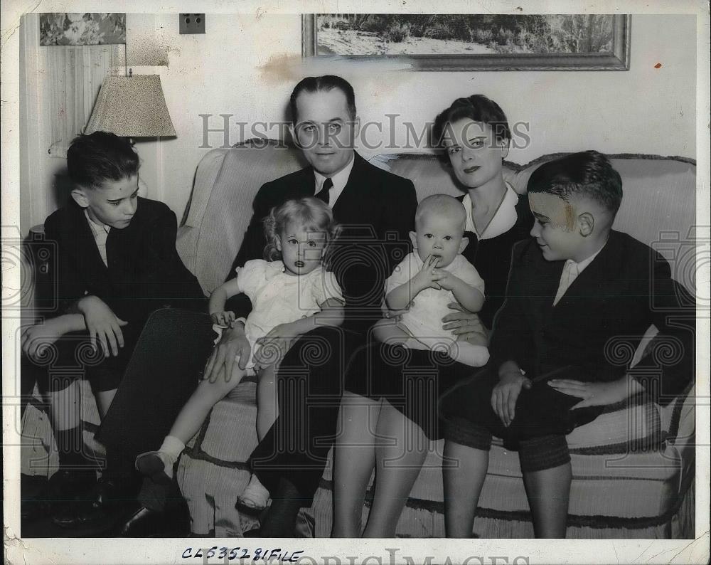 1940 Press Photo Mr &amp; Mr sSam Jones &amp; kids, Carolyn, Robert,Jimmy, Billy - Historic Images