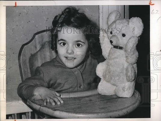 1945 Press Photo Marie Lacerra with her teddy bear - nea82937 - Historic Images