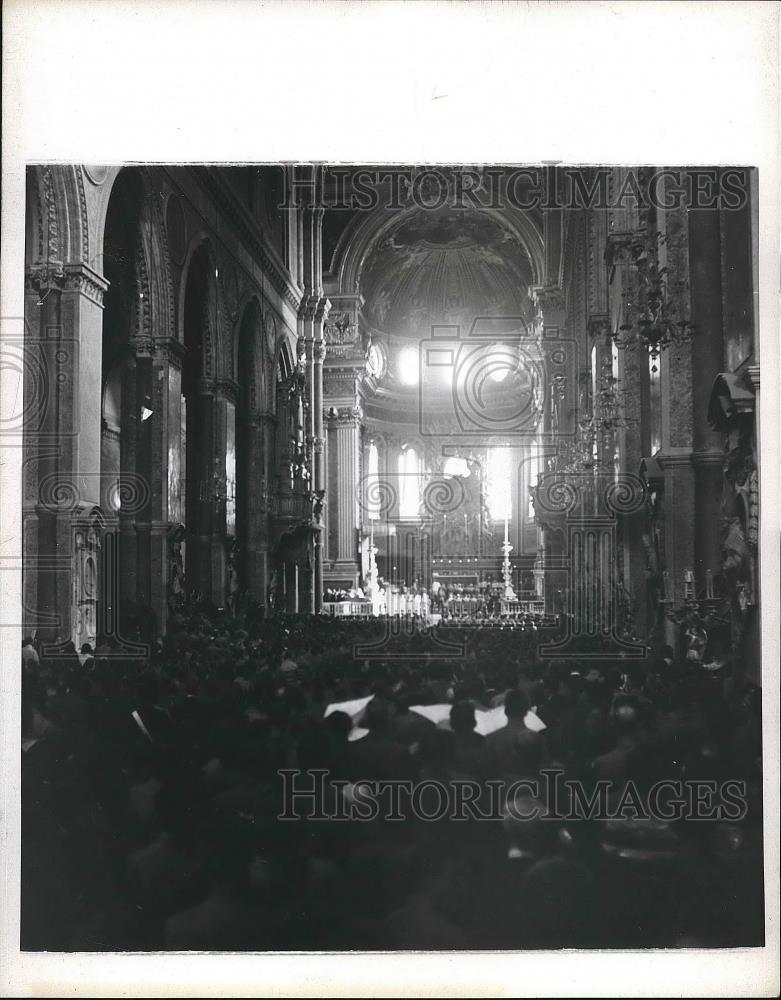 1943 Press Photo Naples Cathedral In Italy - Historic Images
