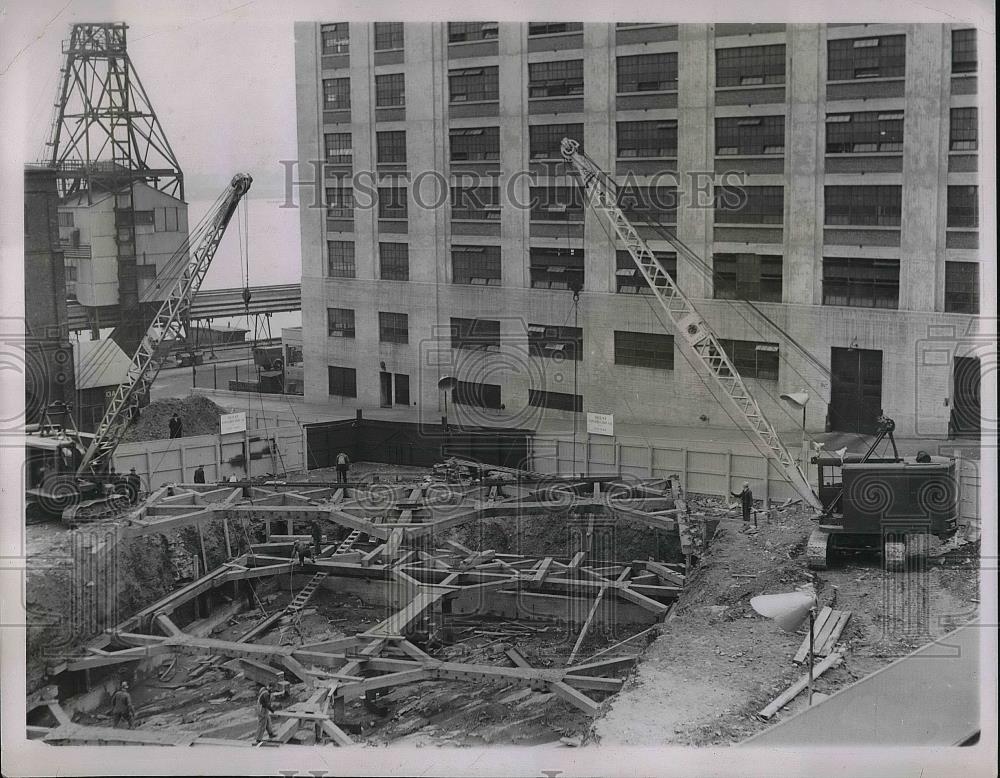 1937 Press Photo Construction of Manhattan ventilating shaft tunnel - nea91884 - Historic Images