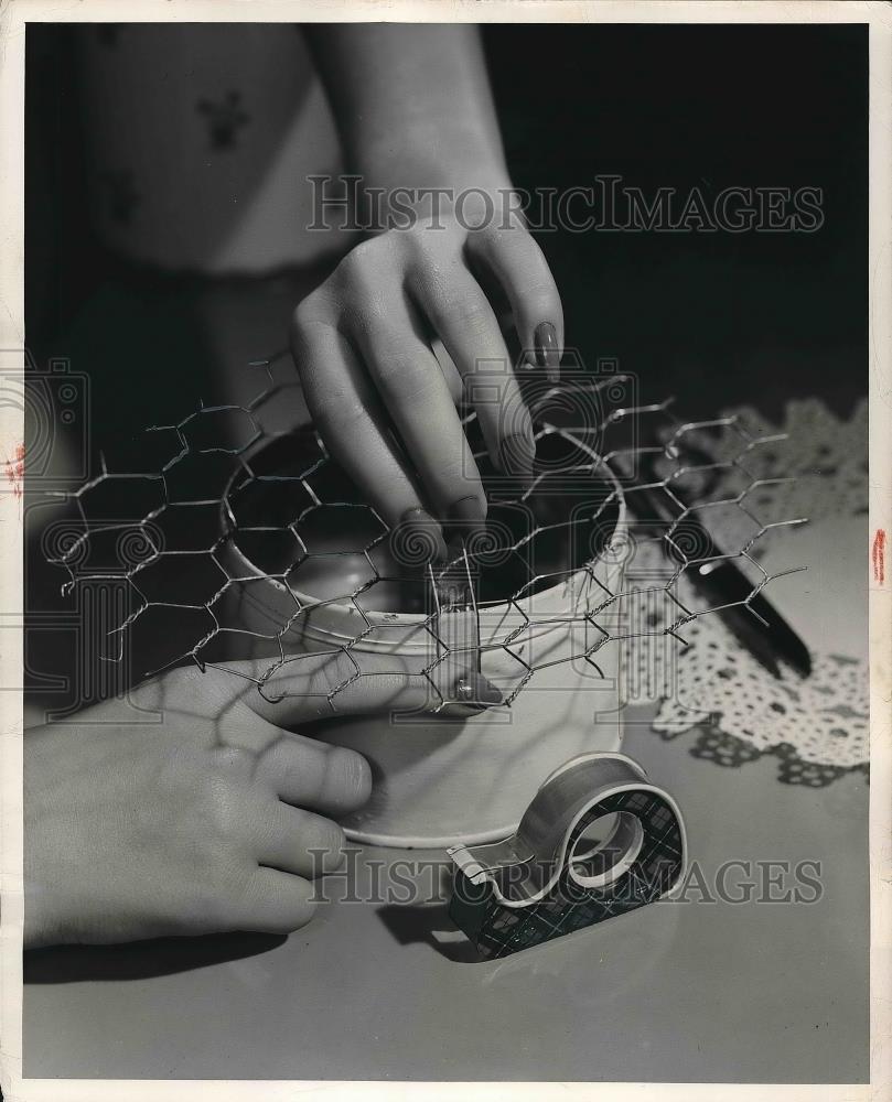 1952 Press Photo Making a homemade Planter - nea84663 - Historic Images