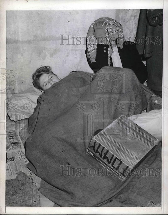1942 Press Photo Fans Arriving Early At Yankee Stadium For Game - Historic Images