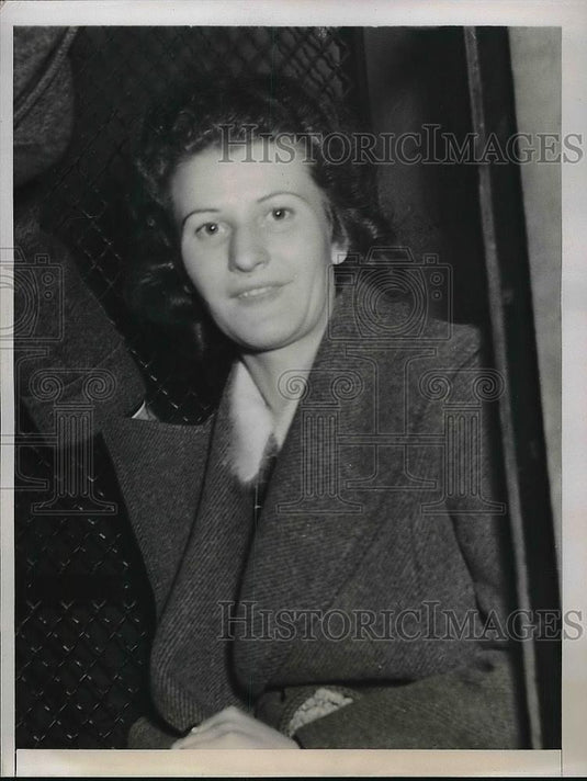 1938 Press Photo Johanna Hofmann, Alleged Nazi Spy, Federal Court, New York - Historic Images