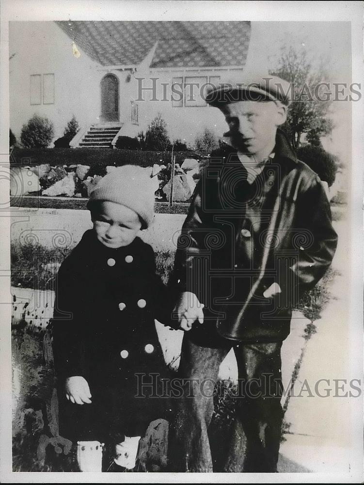 1934 Press Photo John &amp; Henry Hestness before murder by their dad - nea77285 - Historic Images