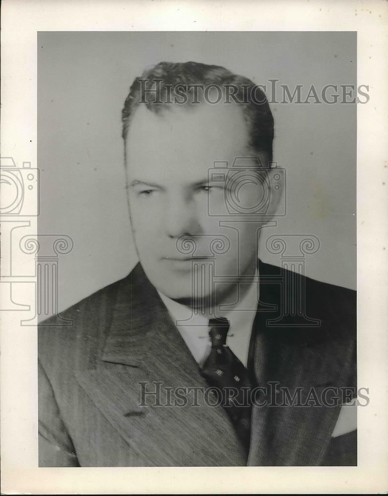 1949 Press Photo Gordon W. Gray, Asst Sec of Cleveland Retail Co. - nea77729 - Historic Images