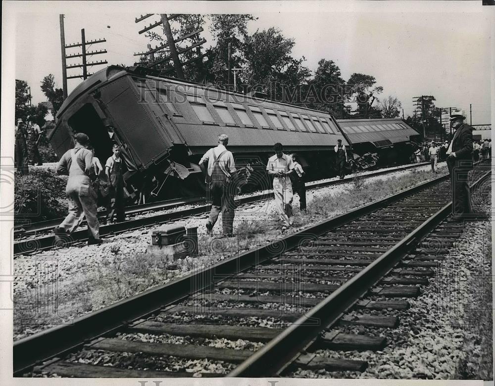 1938 Press Photo Remains of train that crashed in Turner Kansas - Historic Images