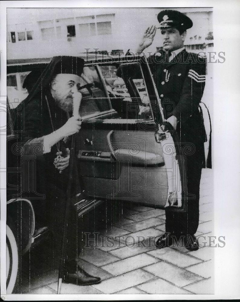 1970 Press Photo Archbishop President Makarios Of Cyprus Arrives At Palace - Historic Images