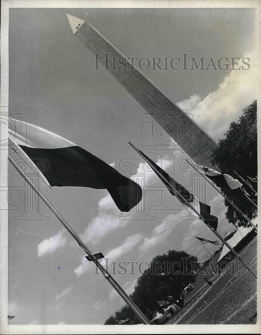 1937 Press Photo View Of Washington D.C. Monument From Avenue Of Flags - Historic Images