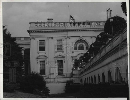 1941 Press Photo White House Flag Half Staff Death For Of G. Hall Roosevelt - Historic Images