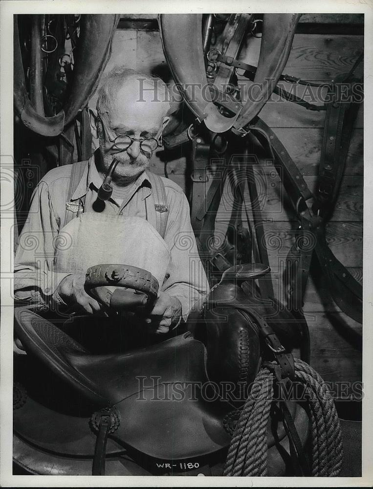 1942 Press Photo Edwin Godley Boonville Indiana Cariboo Express - nea94497 - Historic Images