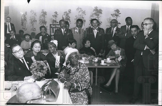 1966 Press Photo Party croed at Lancer Steak house in Cleveland, Ohio - Historic Images