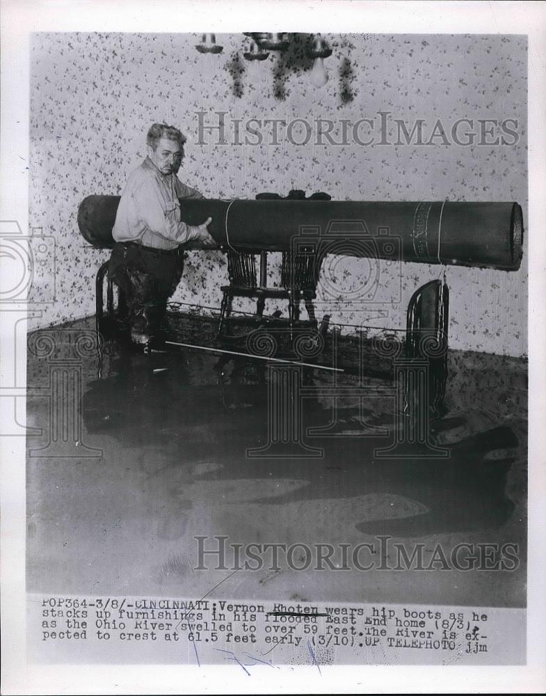 1955 Press Photo Vernon Rhoten Ohio River Flooding Home East End - Historic Images