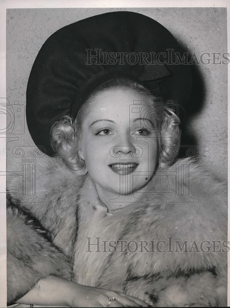 1940 Press Photo Ms. Mary Marshall singer and entertainer - Historic Images