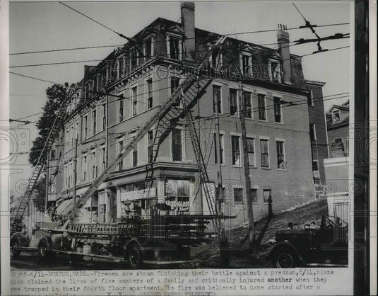 1952 Press Photo Firefighters Shown Fighting Predawn Blaze at Apartment Building - Historic Images