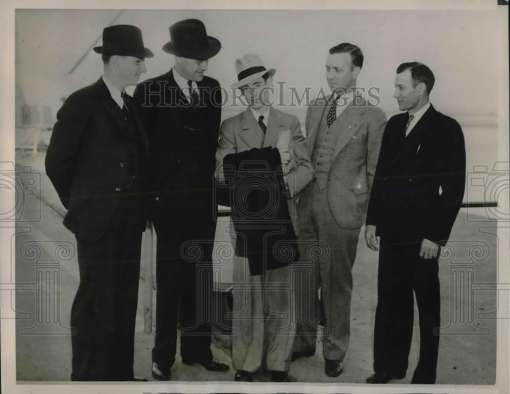 1936 Press Photo Lloyd Lewis copied College Pres. essay to win Scholarship. - Historic Images