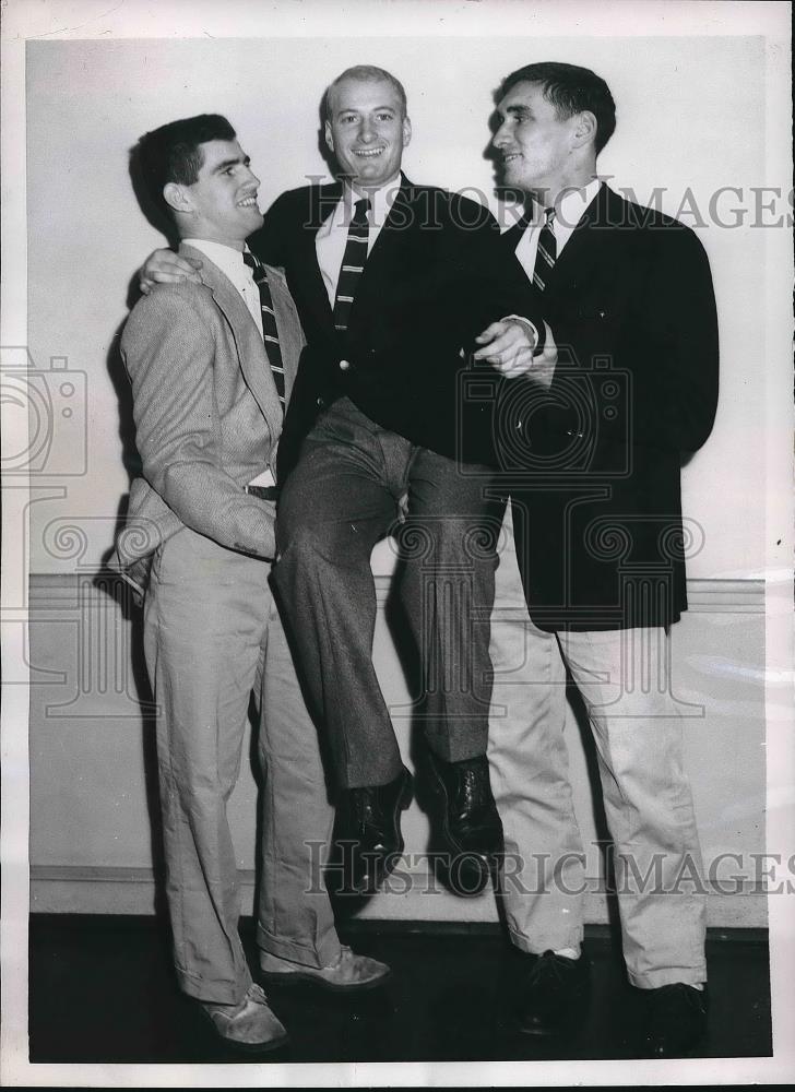 1952 Press Photo Charles Yager Manager YAle Football Team - Historic Images