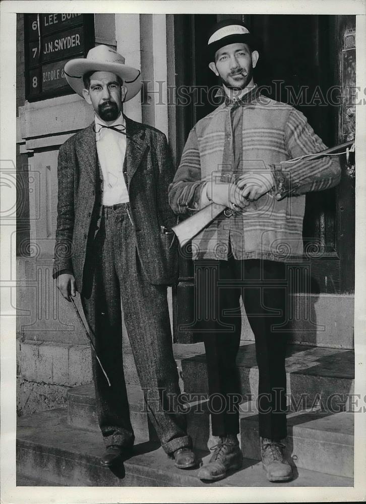 1941 Press Photo Ray Smith &amp; George Kersten are all ready for Pioneer Days to be - Historic Images