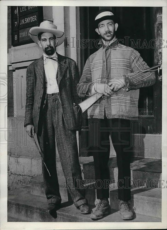 1941 Press Photo Ray Smith & George Kersten are all ready for Pioneer Days to be - Historic Images