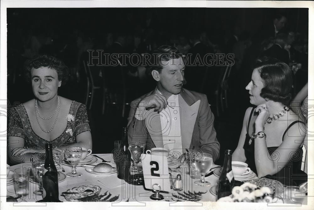 1941 Press Photo Society Members at Horse Show Ball - nea96444 - Historic Images