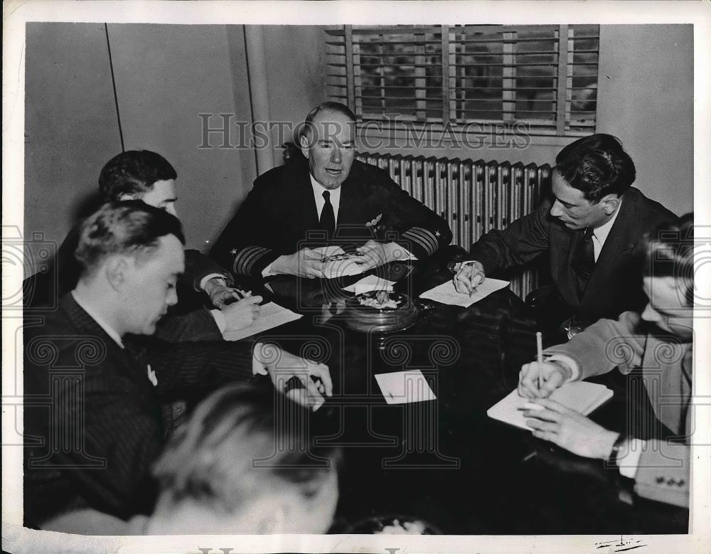 1942 Press Photo Capt. Samuel Ziegler speaking with reporters - Historic Images