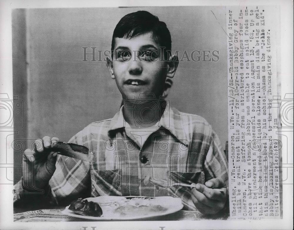 1952 Press Photo Thanksgiving dinner will be a real treat for 10-year-old Bobby - Historic Images