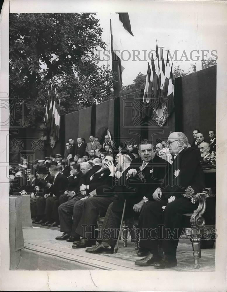 1948 Press Photo French Celebrate bastille Day Caston De Monnerville , Robert - Historic Images