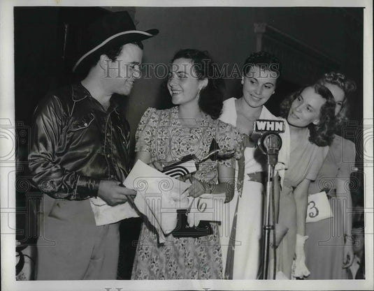 1939 Press Photo Zeke Manners, Marie Grasso, Most Glamorous Housemaid Contest - Historic Images