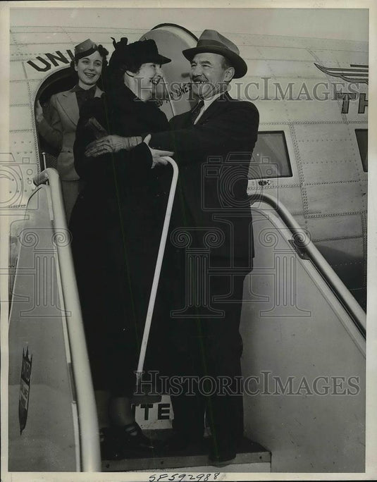 1941 Press Photo Mrs. Marion Huggins, blind, flies to coat to see her brother. - Historic Images