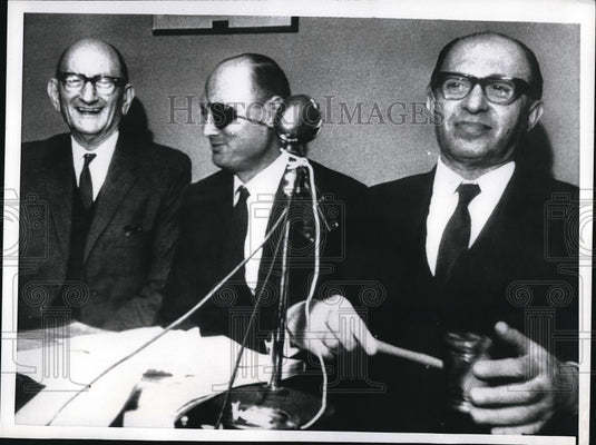 1969 Press Photo Israeli Defense Minister Moshe Dayan - Historic Images