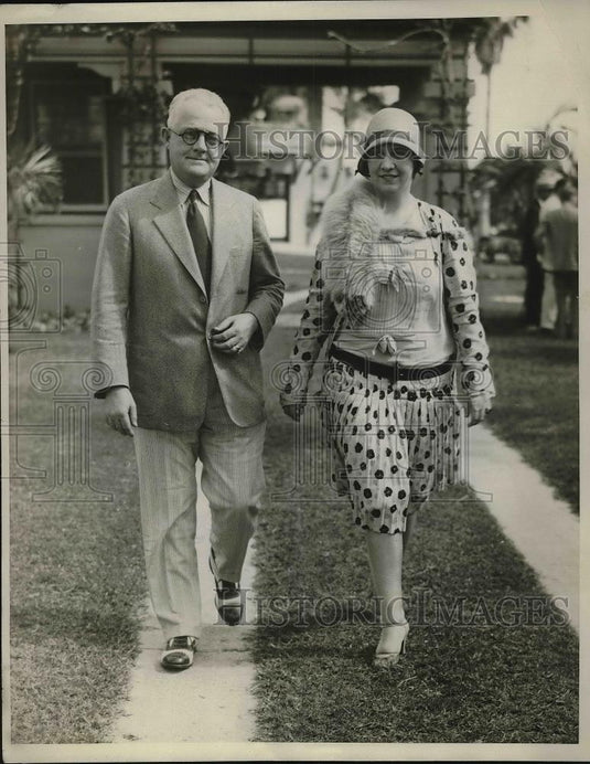 1929 Press Photo Mr E.C. Sams & daughter Gladys Sams - Historic Images