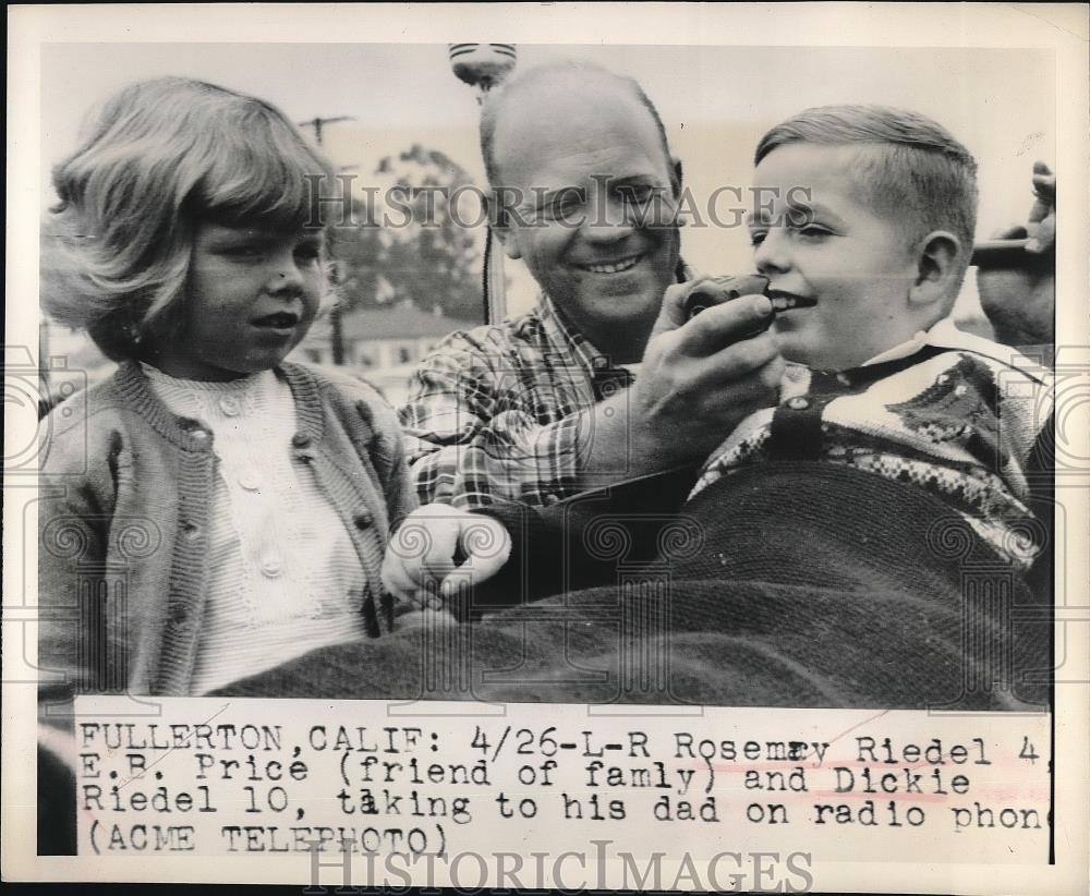 1949 Press Photo Rosemary EB Price &amp; Dickie Riedel Talk To His Dad On Radio - Historic Images