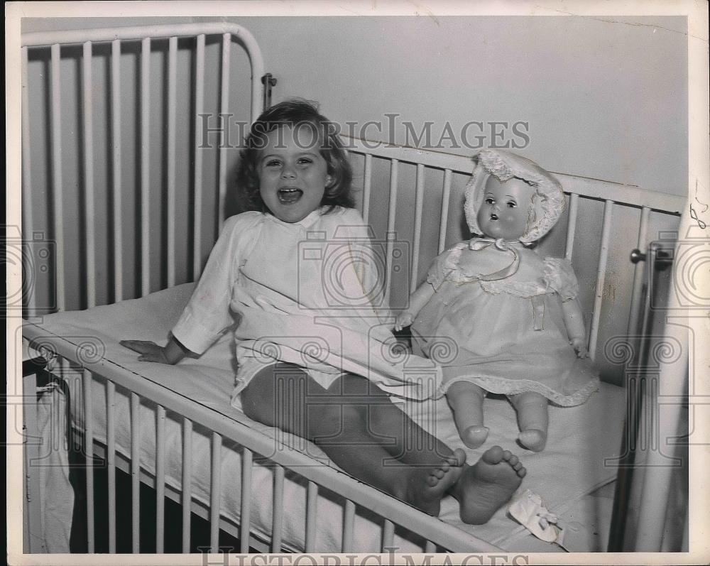 1949 Press Photo Diane Sue Corse, Polio Victim in St.Francis Hospital Mo. - Historic Images
