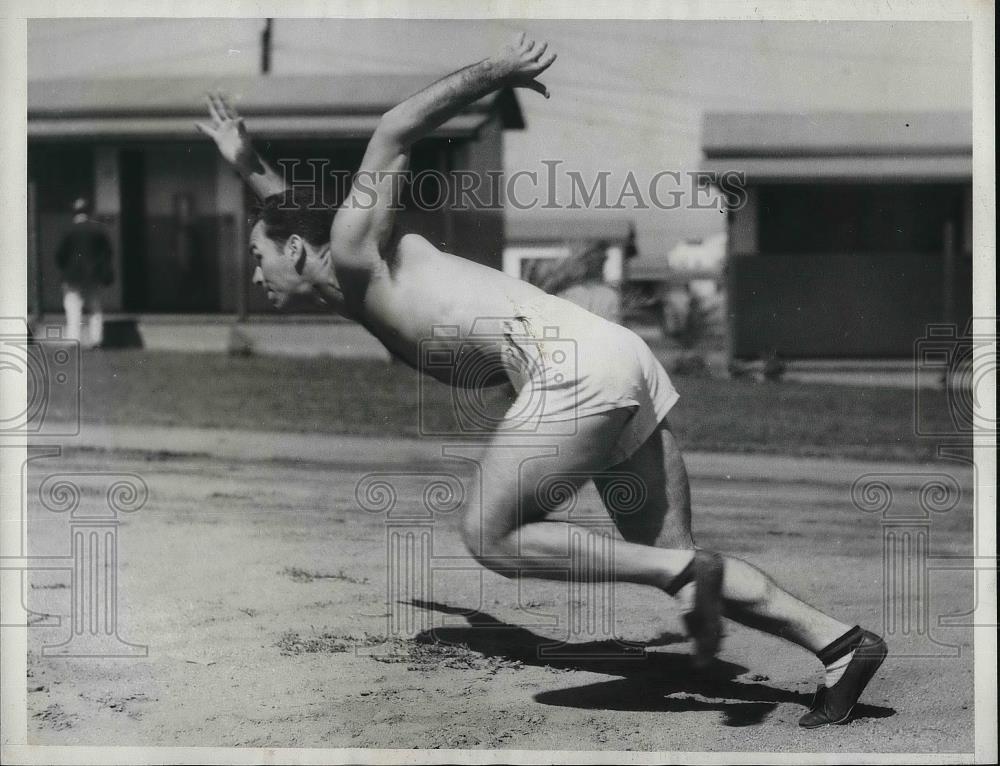 1932 Press Photo Carlos Reis in 400 m hurdles at 10th Olympiad - Historic Images