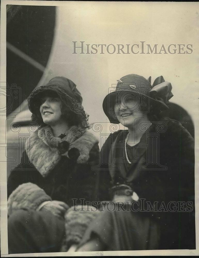 1923 Press Photo Actress Jeanette Odette & Actress Ethel Henlere During Tour - Historic Images