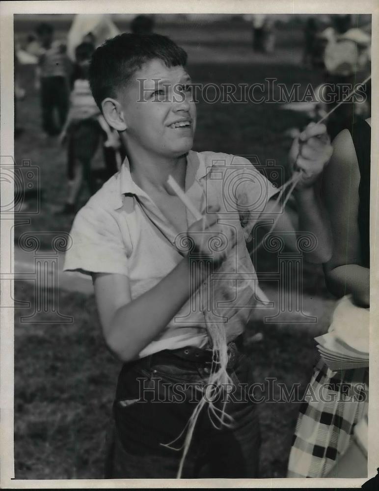 1959 Press Photo Carl Sennd, 12, In Flight Winner, William Howell Playground - Historic Images