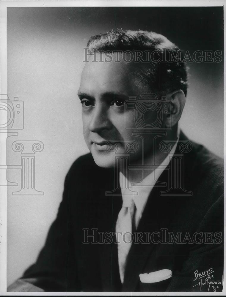 1963 Press Photo Television Actor Enoch Light Portrait - Historic Images