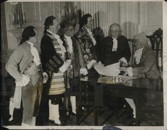 1925 Press Photo C Nicsch,H Fraiser,Monocue,Cracker,eratchice,Sacrey in a play - Historic Images