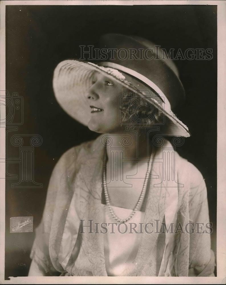 1921 Press Photo Crepe Mushroom Hat Fashion from Joseph - Historic Images