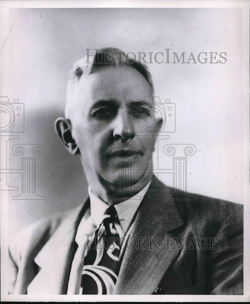 1951 Press Photo Typewriter profile of Bill Bradley - Historic Images