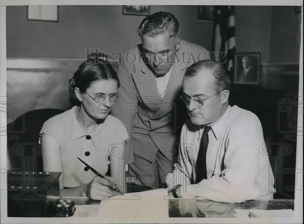 1935 Press Photo Mrs Evelyn Smith Confessing to murder - Historic Images