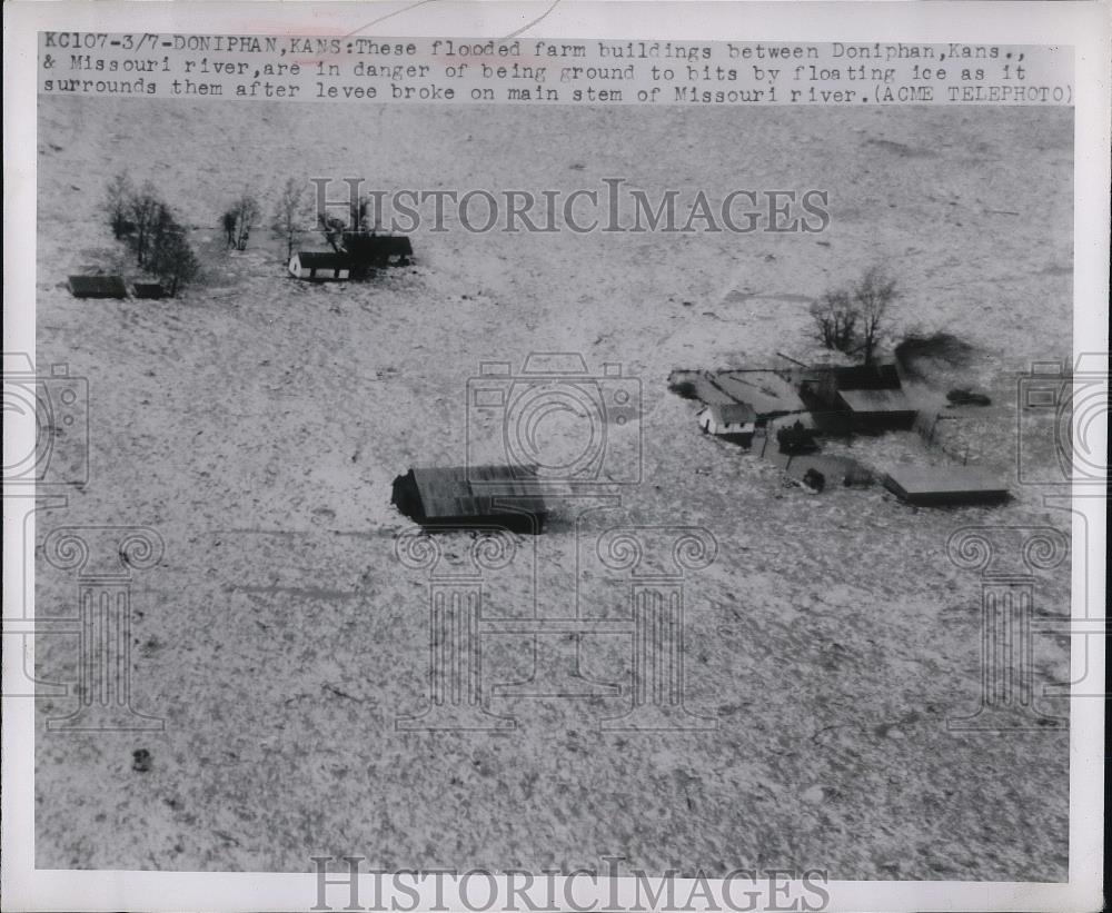 Press Photo Doniphan Kansas farm Building flooded Missouri River - Historic Images