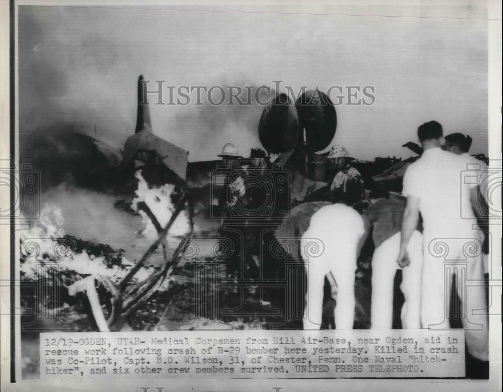 1953 Press Photo Medical Corpsmen from Hill Air-Base aid in rescue work - Historic Images