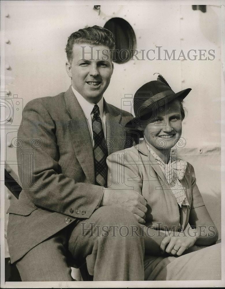 1939 Press Photo Mr &amp; Mrs Ray Garner of Brooklyn - Historic Images