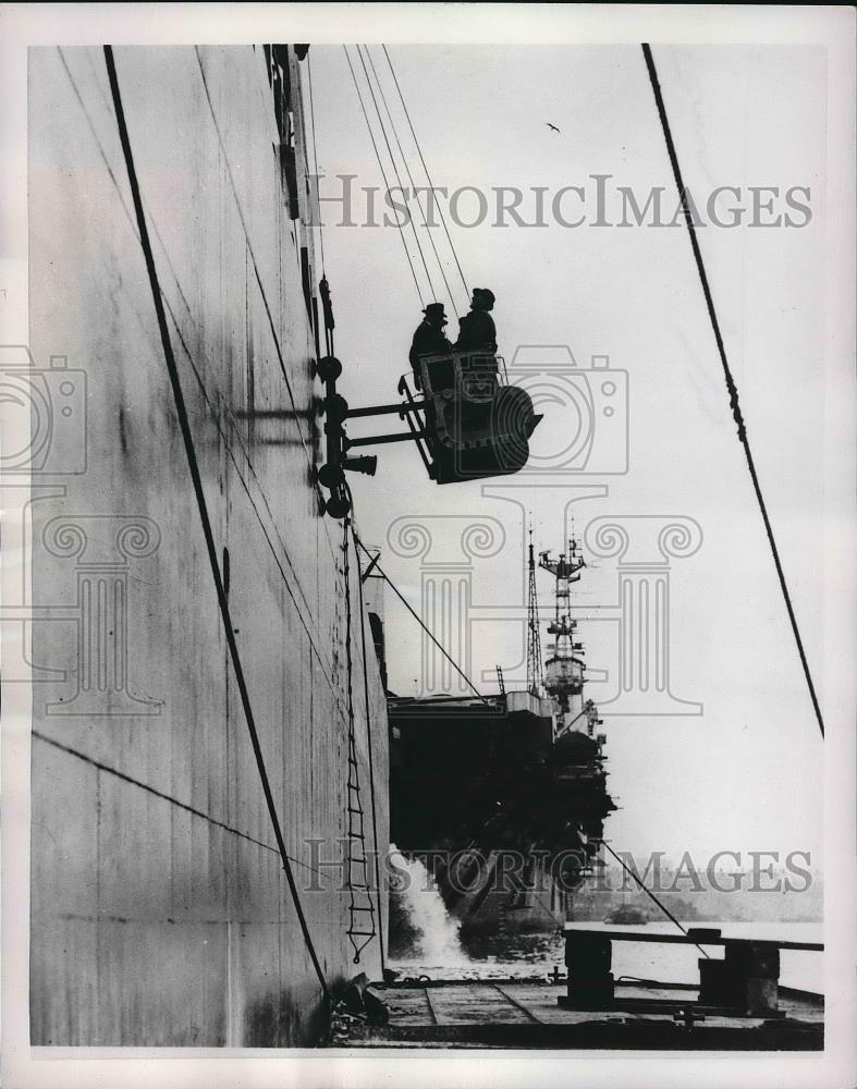 1953 Press Photo Elevator Used On Side Of Tankers - Historic Images