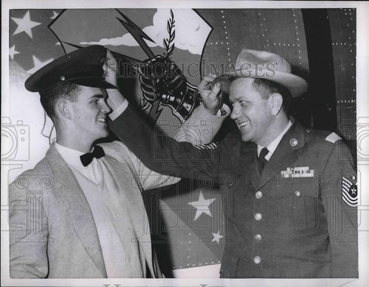 1958 Press Photo M/Sgt Carl Preddy & his son Roger during his son's graduation - Historic Images