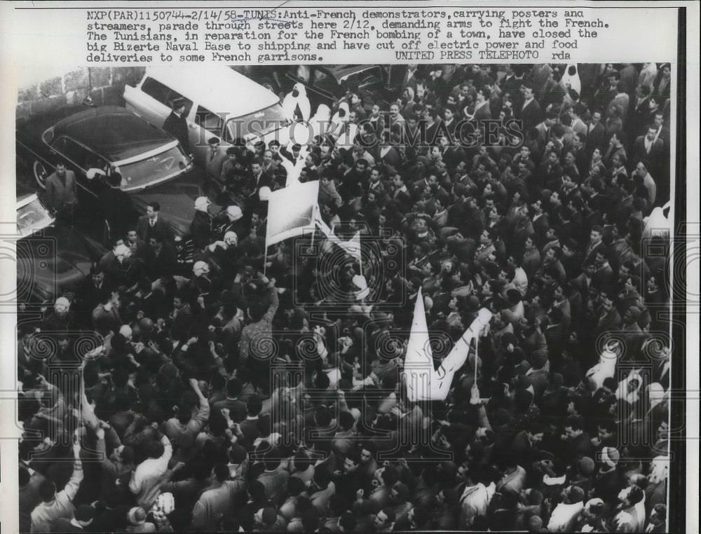 1958 Press Photo Tunis Anti-French Demonstrators - Historic Images