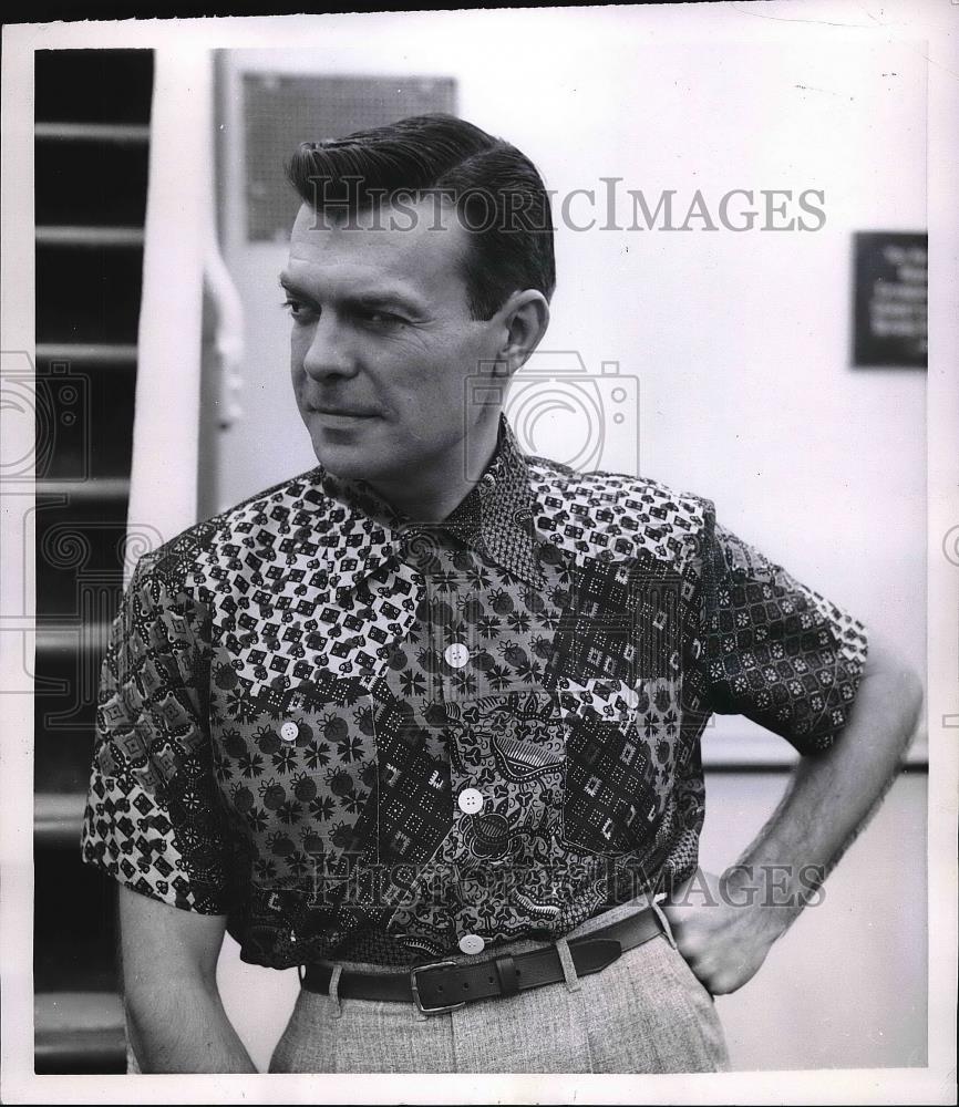 1952 Press Photo Patchwork shirt designed by Roberson combination of bold - Historic Images